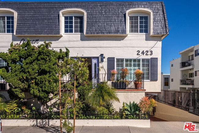 Building Photo - 2423 4th St