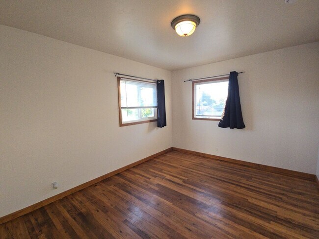 Building Photo - 1316 Rohnerville Rd