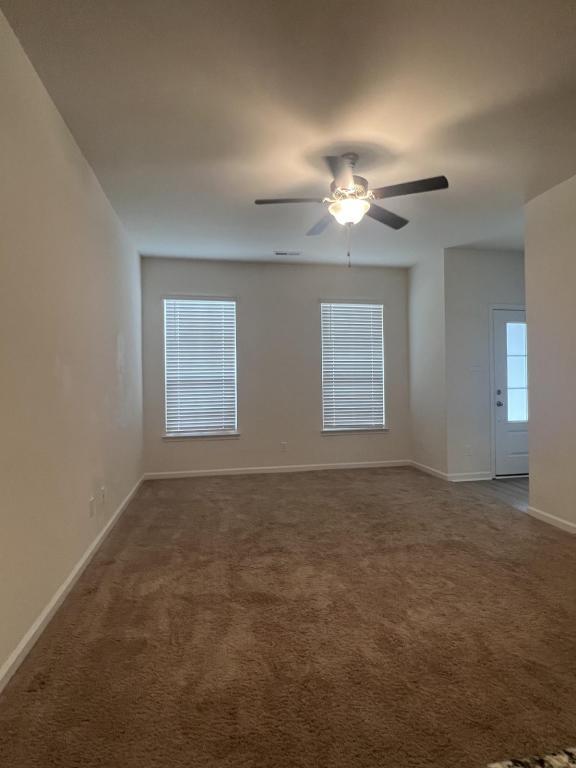 Building Photo - 2027 Chartwell Dr