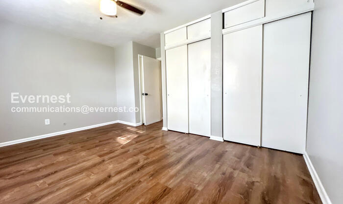 Building Photo - 9515 E 18 St S