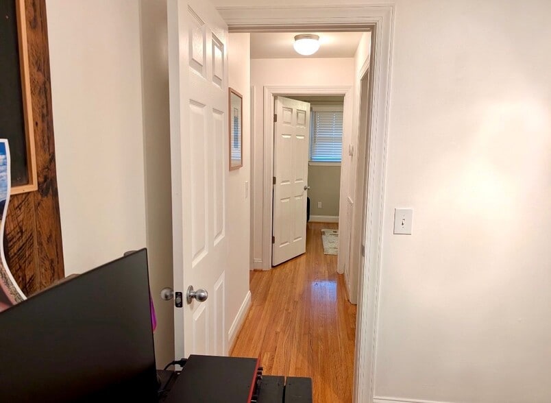 Building Photo - 2000 Upland Dr