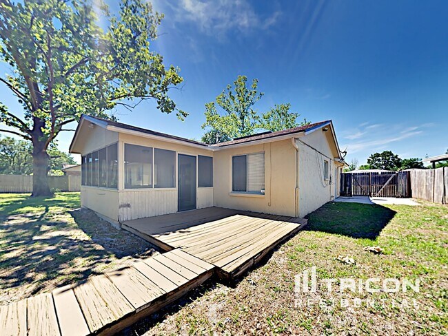 Building Photo - 611 Charles Carroll St