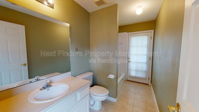 Building Photo - 11861 Lake Fern Dr