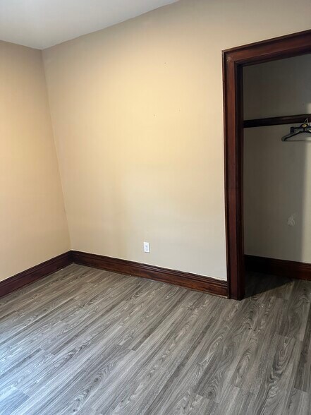 Building Photo - 270 Dewitt St