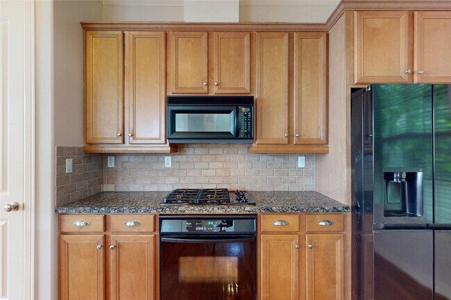 Building Photo - 5914 Center St