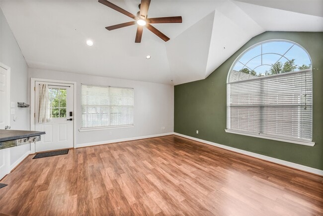 Building Photo - 16302 Crossfield Dr