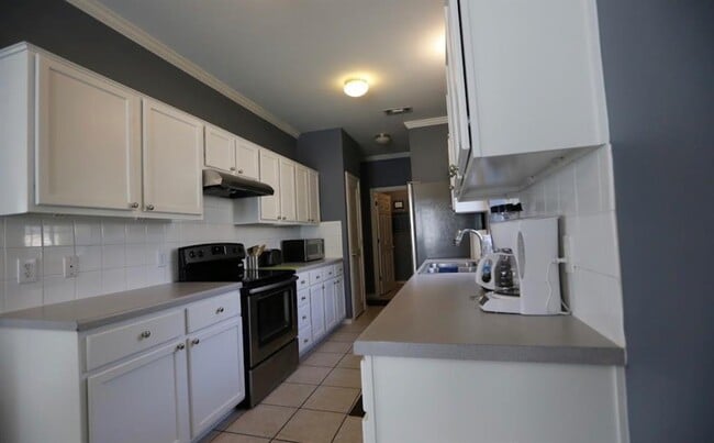 Building Photo - 7200 Dan-Jean Dr