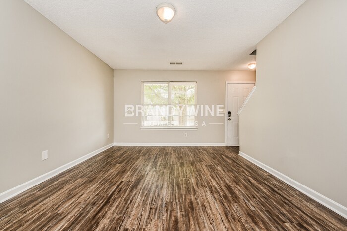 Building Photo - 283 Coral Cir