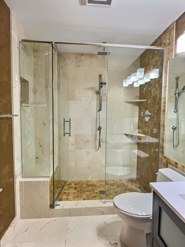 Building Photo - 604 Marseilles Cir