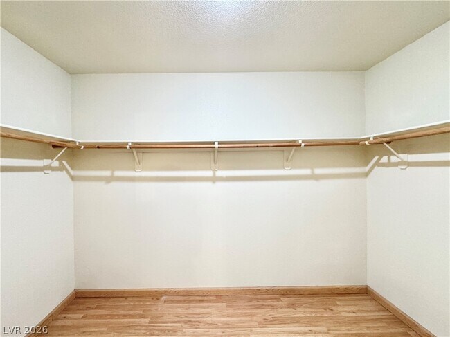 Building Photo - 8632 Shady Pines Dr