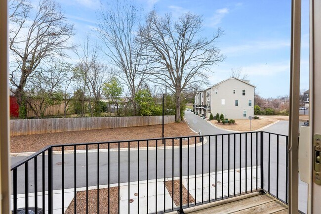 Building Photo - 210 Judson Ave