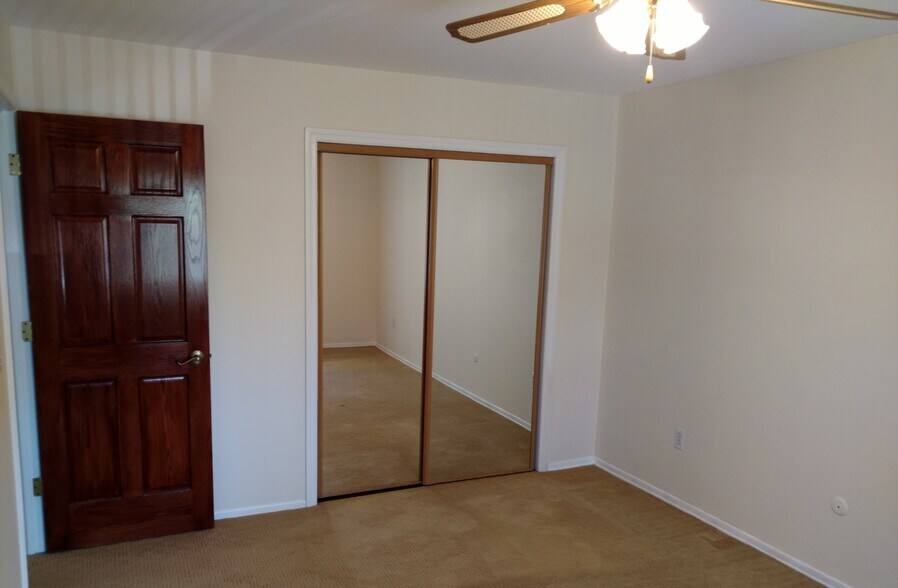 Building Photo - 2029 Sanlin Dr