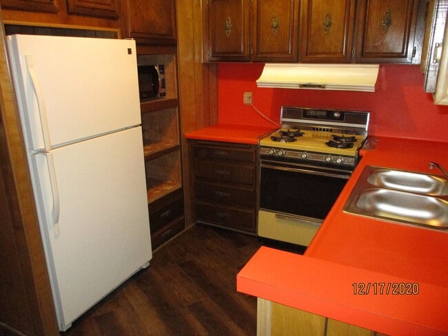 Building Photo - 80-5