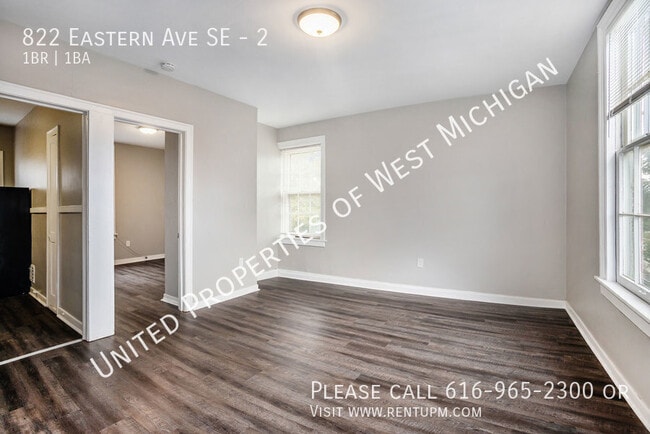 Building Photo - 822 Eastern Ave SE