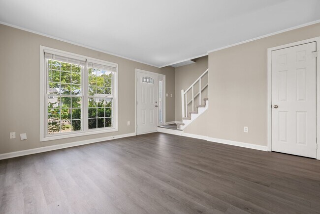 Building Photo - 8 Hayti Ln