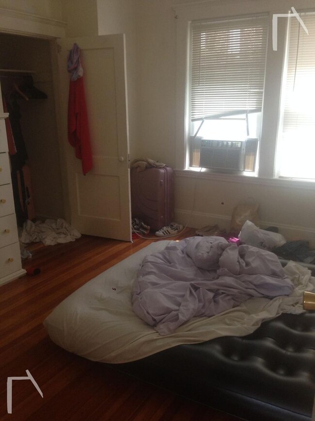 Building Photo - Brighton/Cleveland Circle 4 Bed Available ...