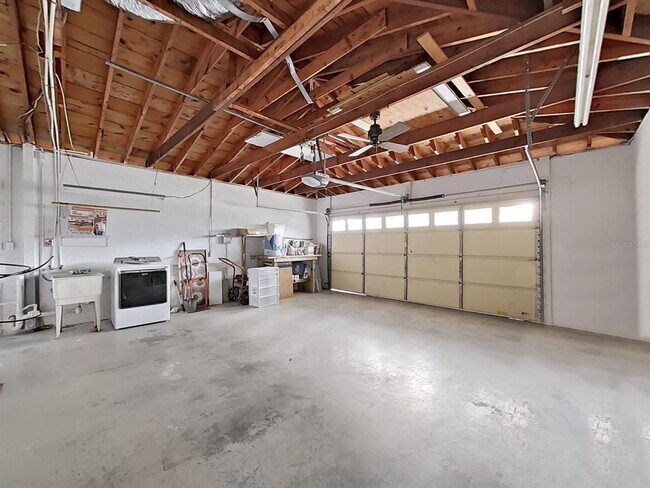 Building Photo - 1701 Laurie Ln