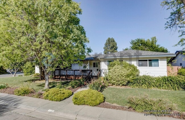 Building Photo - 950 Pecan Pl