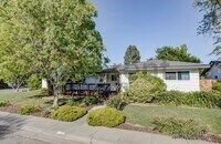 Building Photo - 950 Pecan Pl