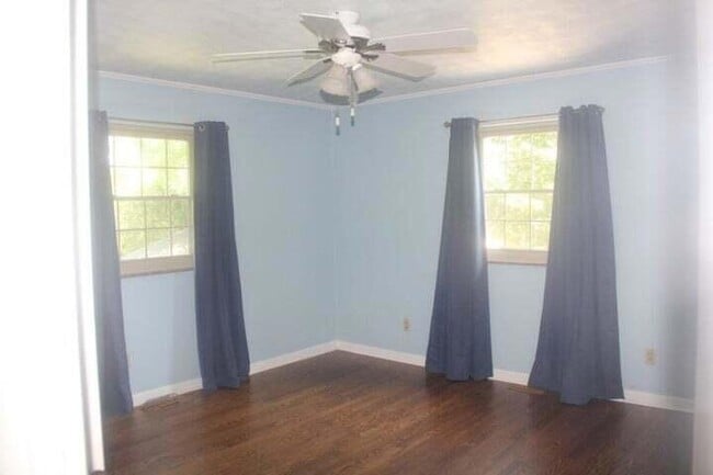 Building Photo - 3009 Oakland Dr NW