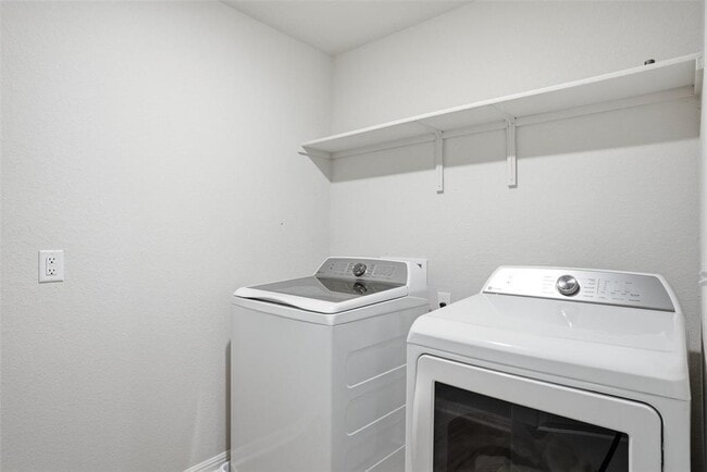 Building Photo - 1224 Vogel Dr