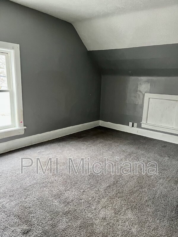 Building Photo - 310 E Indiana Ave