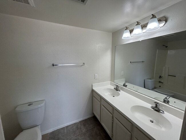 Building Photo - 5827 N 59th Dr