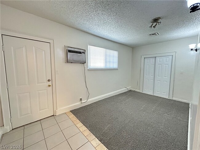 Building Photo - 3979 Avonwood Ave