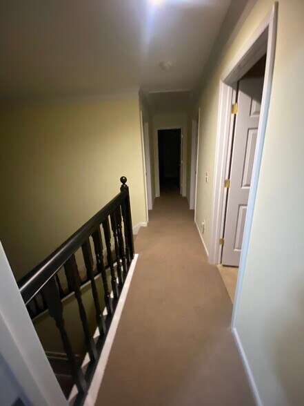 Building Photo - 4440 Pinehollow Ct