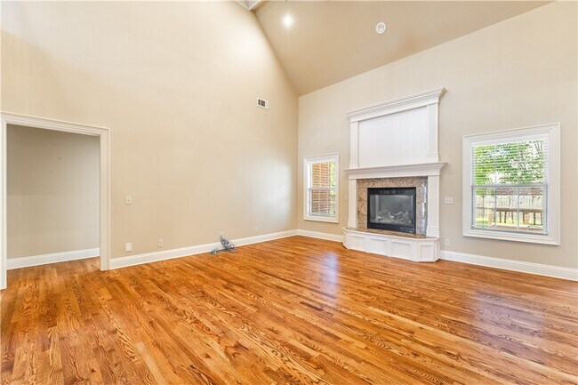 Building Photo - 4103 SE 3rd St