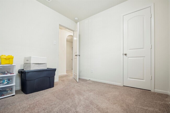 Building Photo - 12730 Pelican Bay Dr