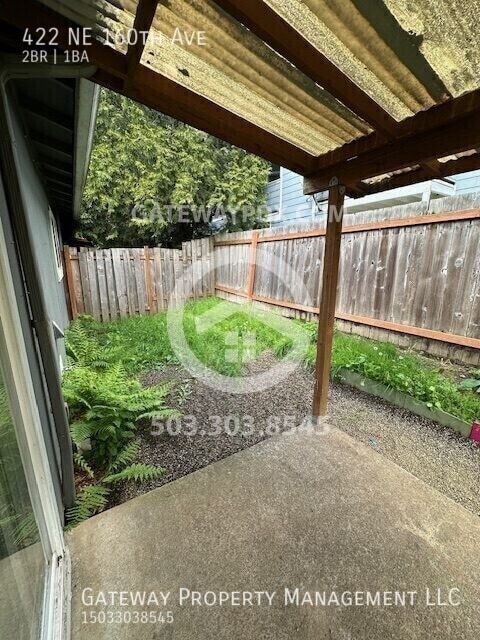 Building Photo - 422 NE 160th Ave