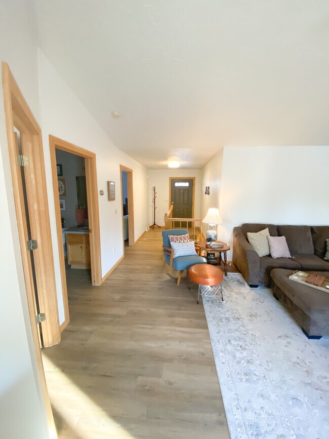 Building Photo - 13057 Velp Ave