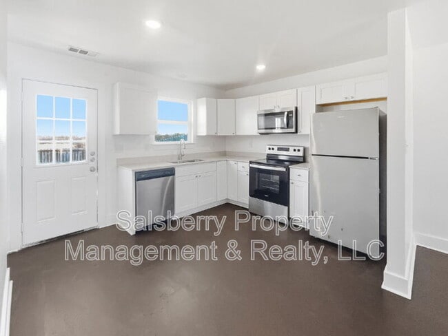 Building Photo - 109 James Ct