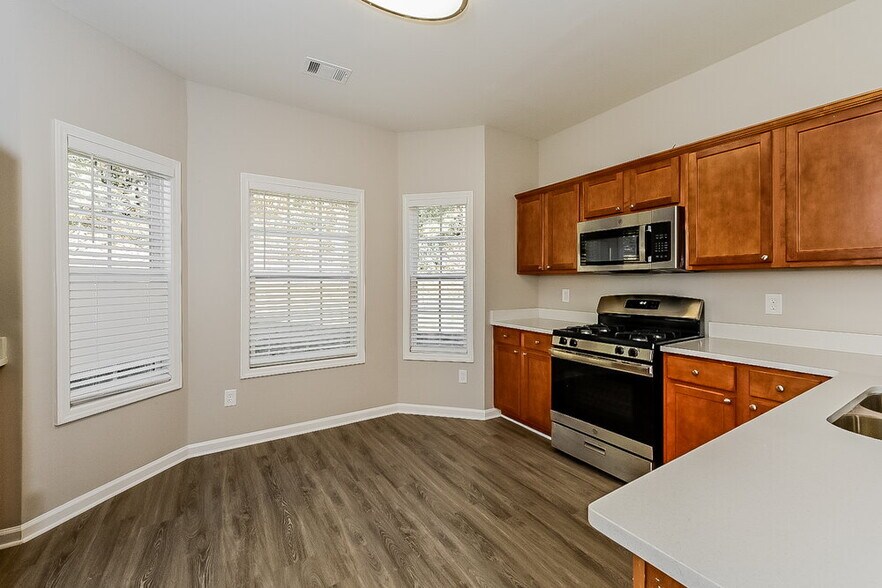Building Photo - 512 Anglewood Trace
