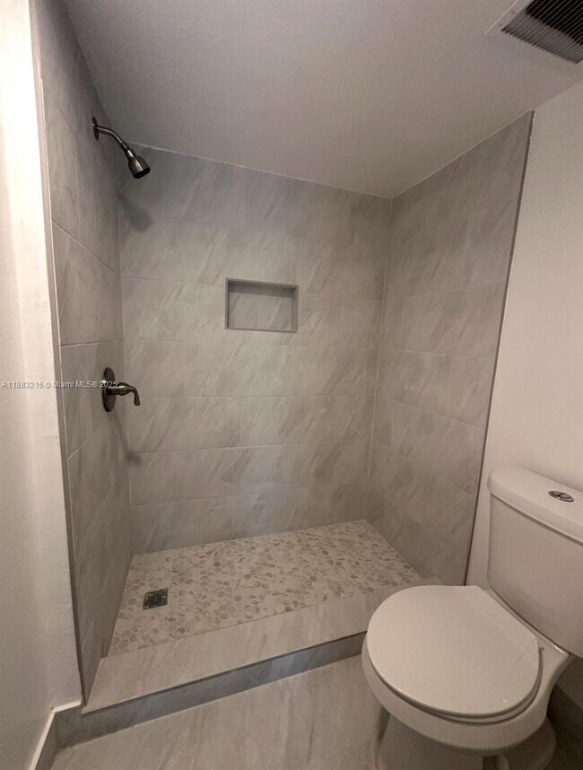 Building Photo - 8275 SW 152nd Ave