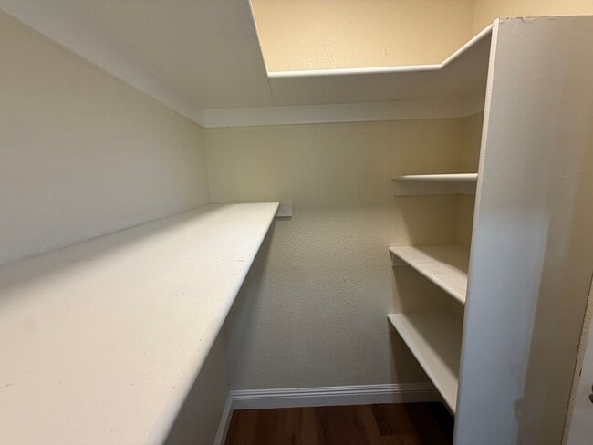 Building Photo - Cozy 2 bedroom Dual Master! Ready for move in! Rent today !