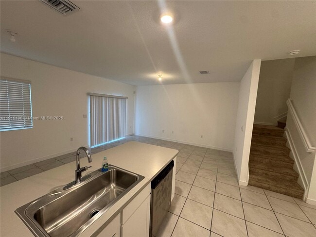 Building Photo - 1780 SE 9th Ave