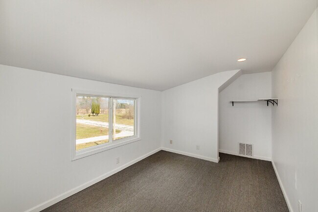 Building Photo - Charming 3-Bedroom Retreat with Pole Barn - $2000/Month