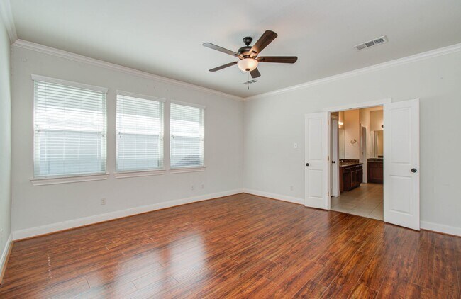Building Photo - 10205 Brooktree Dr