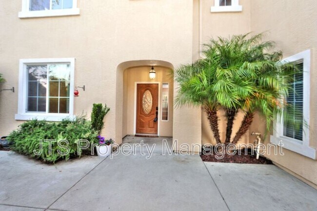 Building Photo - 2040 San Esteban Cir