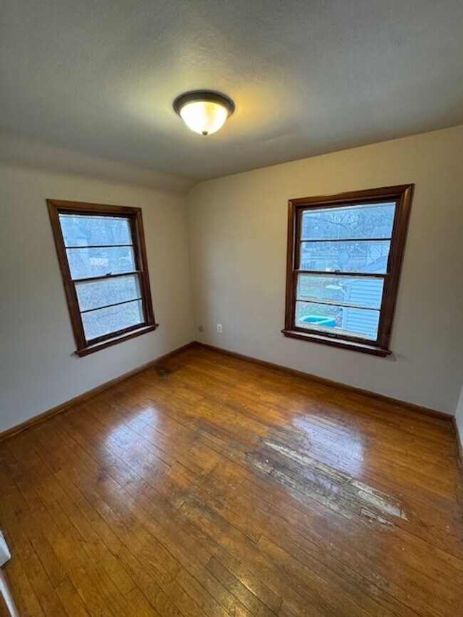 Building Photo - 1341 Fay Dr