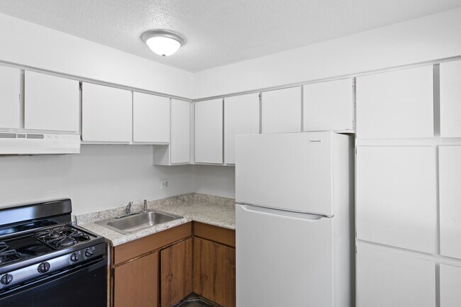 Building Photo - 922 Holmes Apartments