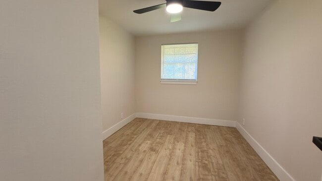 Building Photo - 5813 Tampico Rd