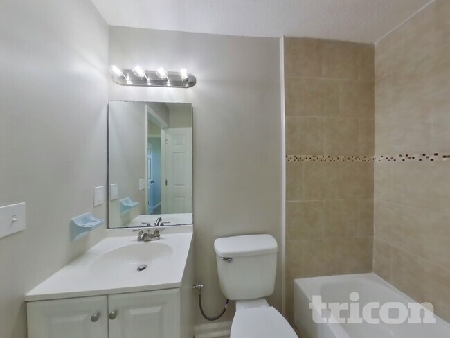 Building Photo - 1553 Kingfisher Blvd