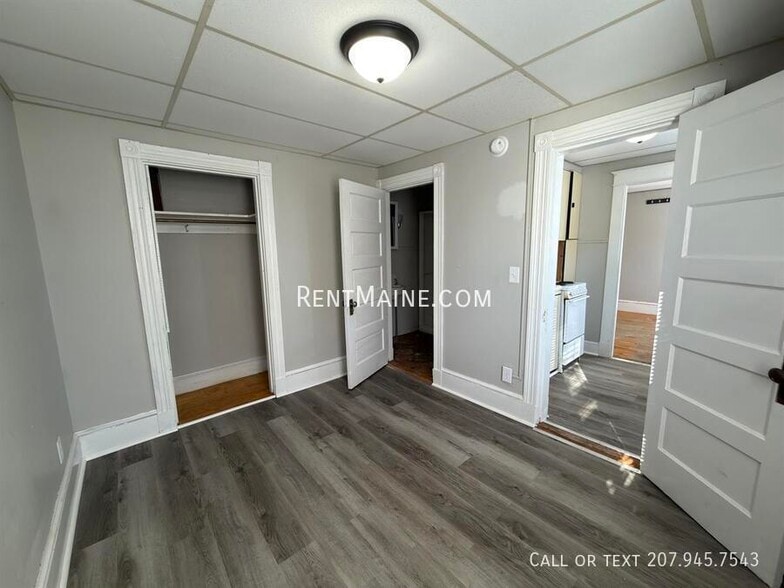 Building Photo - 9 Catell St