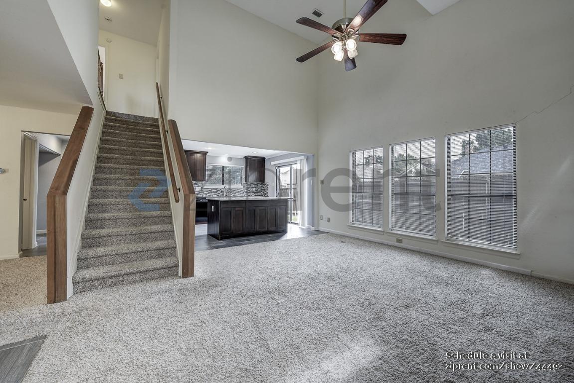 Building Photo - 1929 Pinecrest Dr