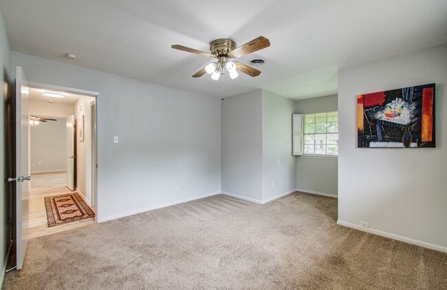 Building Photo - 5471 Kuldell Dr