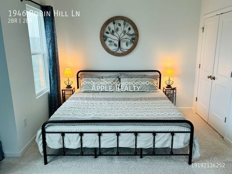 Building Photo - 1946 Robin Hill Ln