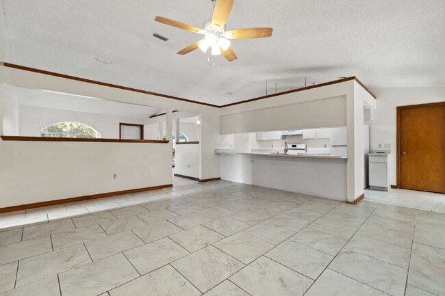 Building Photo - Spacious 3-bed/2-bath Home for Rent in Sil...